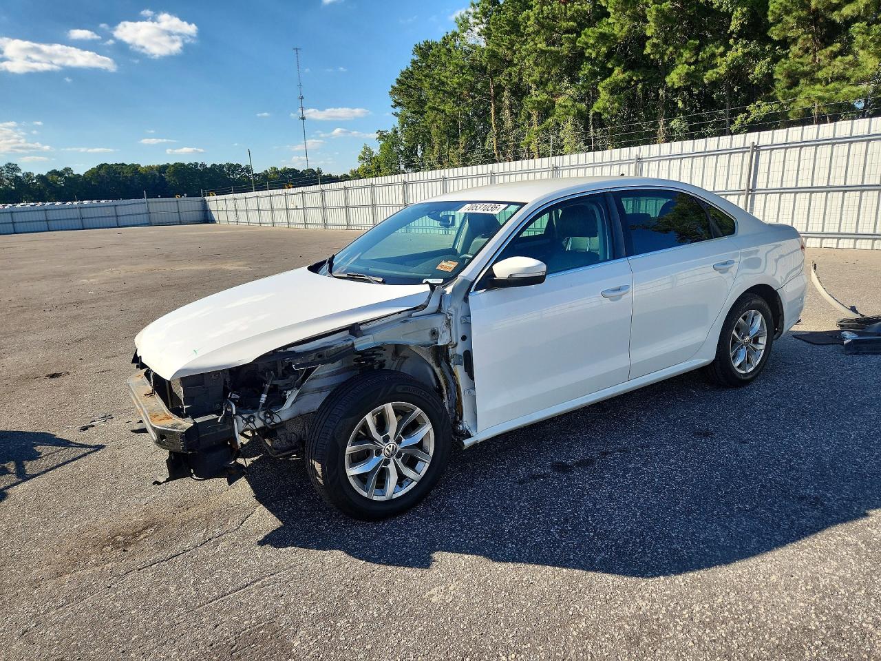 Photo of the 2013 VOLKSWAGEN PASSAT SE