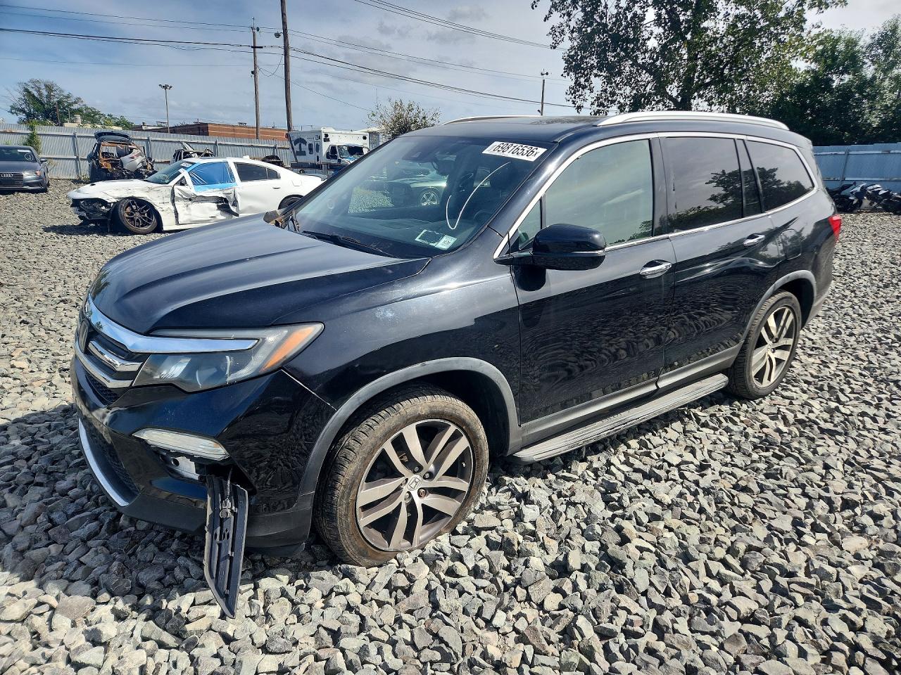 Photo of the 2016 HONDA PILOT TOURING