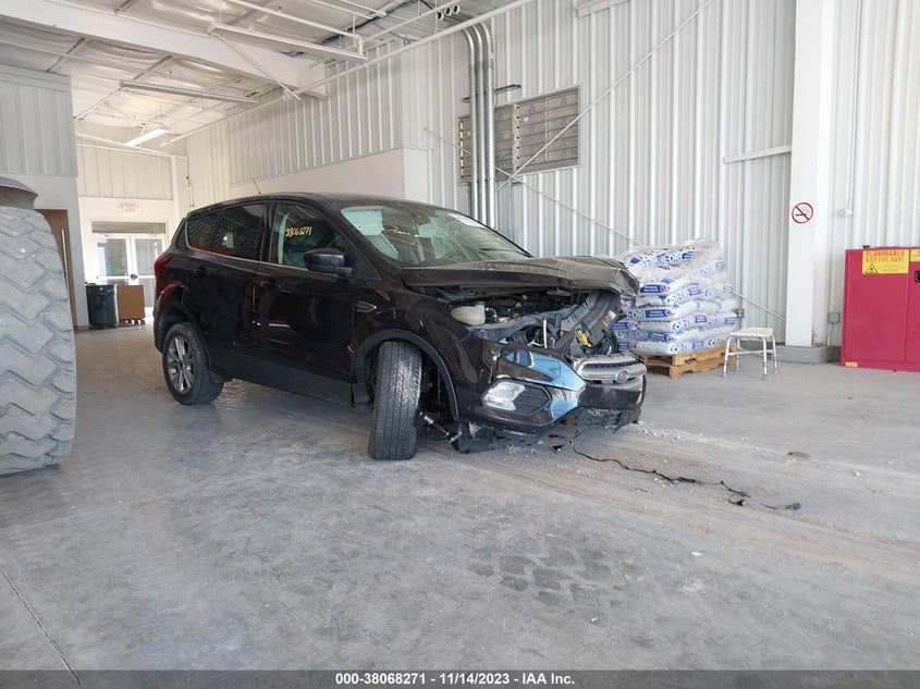 Photo of the 2019 FORD ESCAPE SE