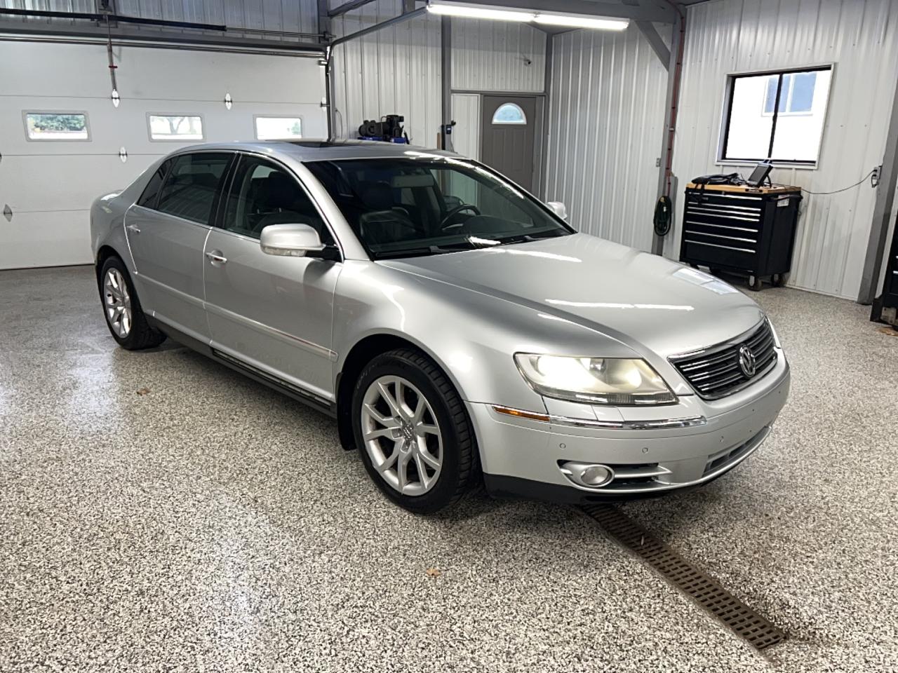 Photo of the 2006 VOLKSWAGEN PHAETON 4.2