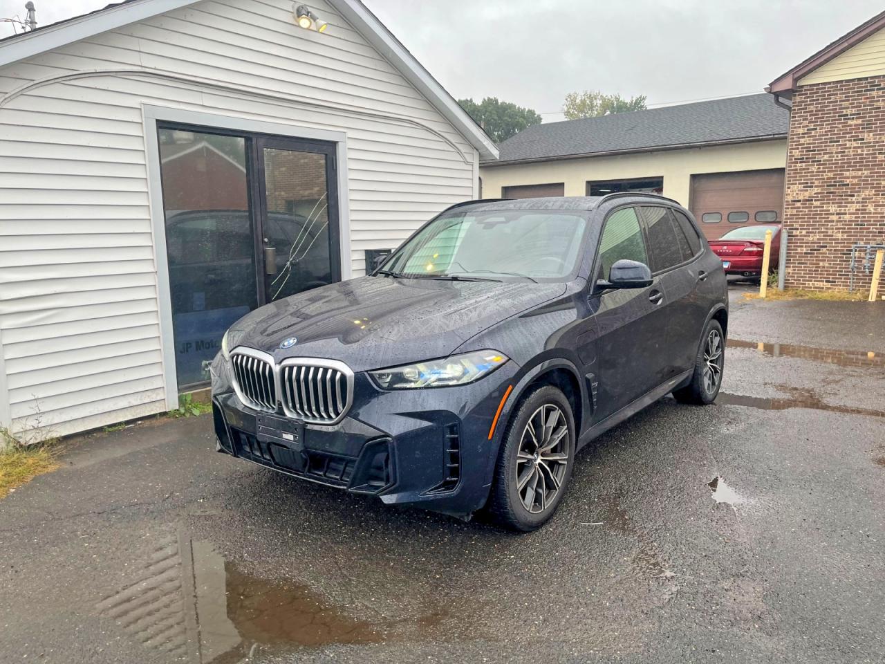 Photo of the 2024 BMW X5 XDRIVE50E