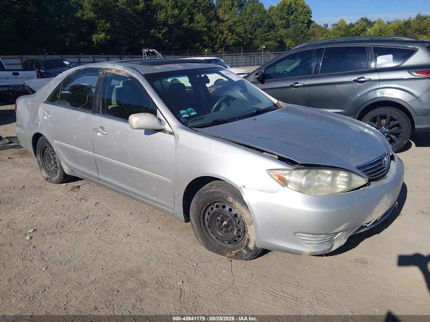 Photo of the 2005 TOYOTA CAMRY LE