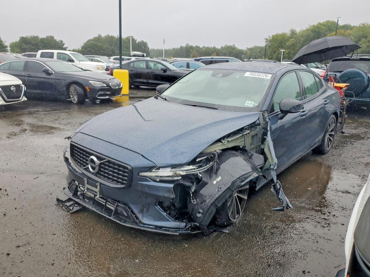 Photo of the 2022 VOLVO S60 B5 MOMENTUM