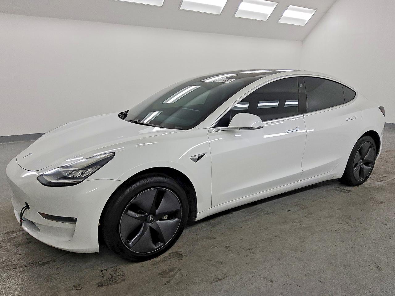 Photo of the 2019 TESLA MODEL 3