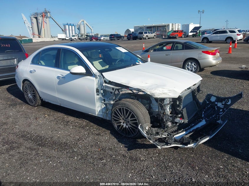 Photo of the 2025 MERCEDES-BENZ C 300