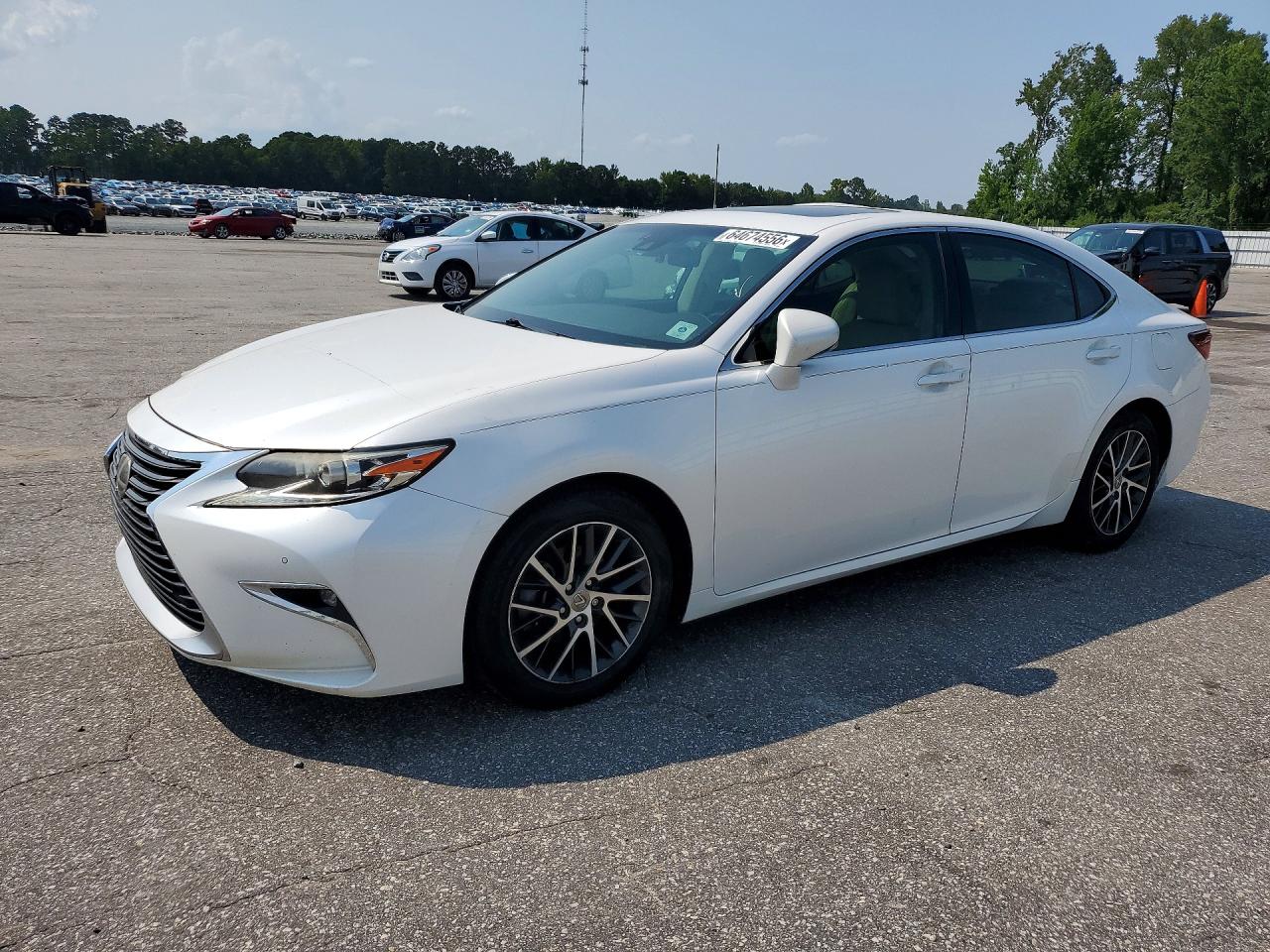 Photo of the 2016 LEXUS ES 350