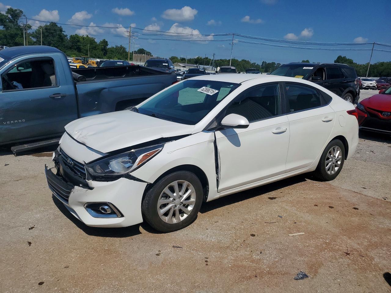 Photo of the 2021 HYUNDAI ACCENT SEL