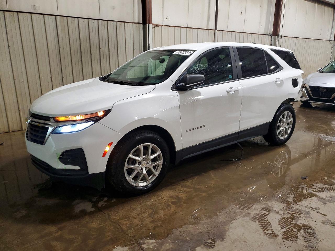 Photo of the 2022 CHEVROLET EQUINOX LS