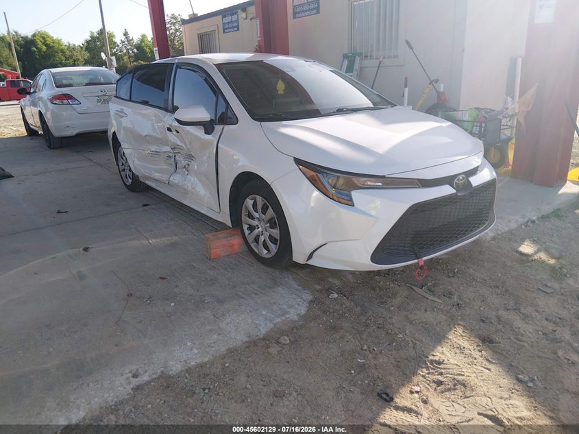 Photo of the 2020 TOYOTA COROLLA LE
