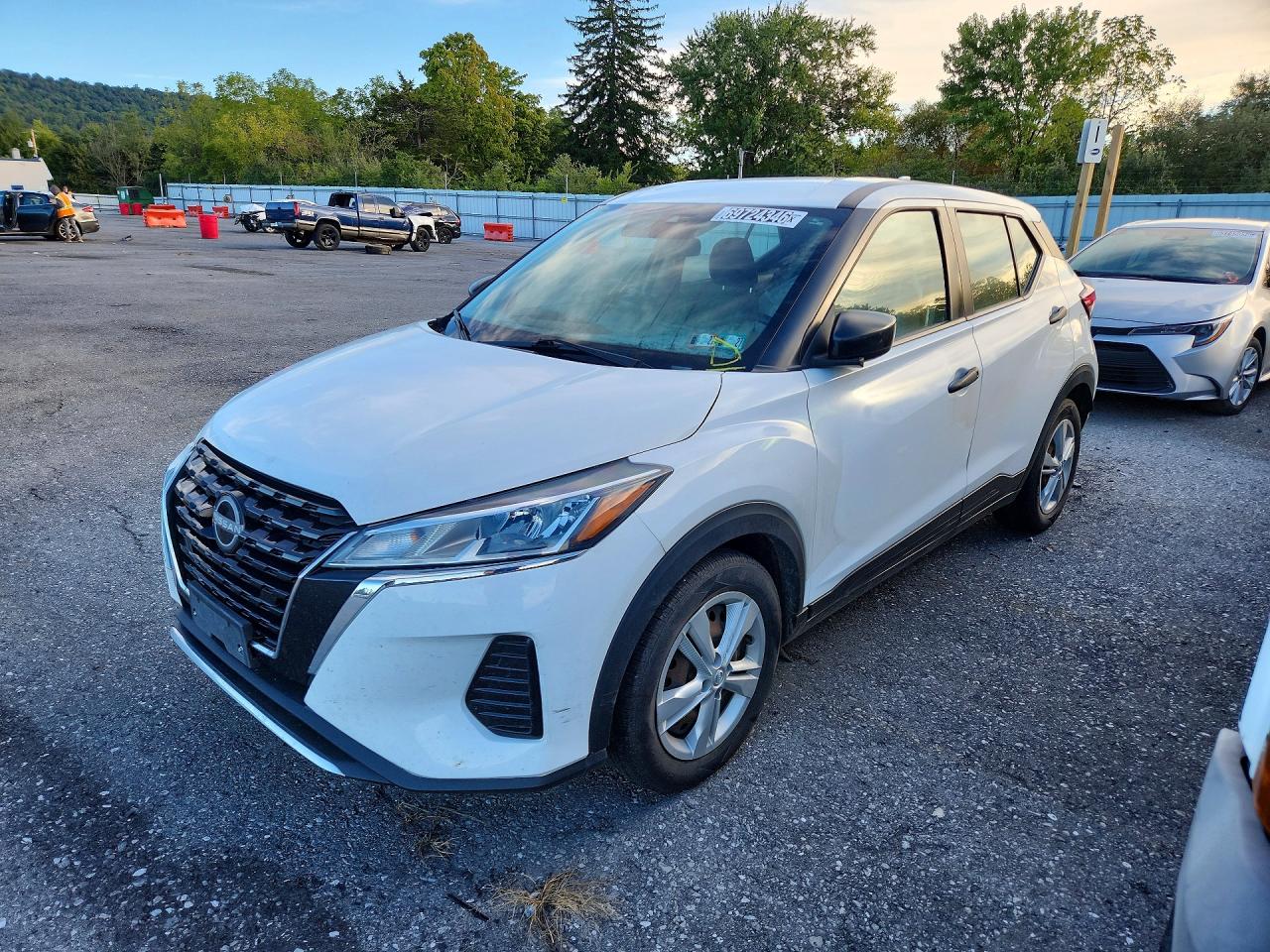Photo of the 2023 NISSAN KICKS S