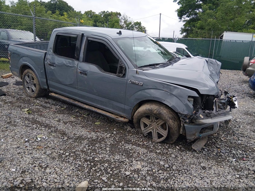 Photo of the 2019 FORD F-150 XLT