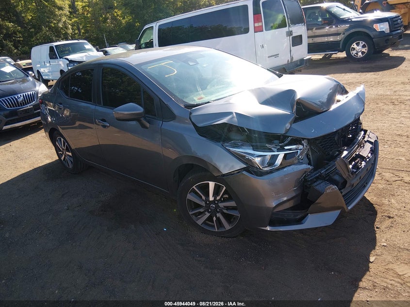 Photo of the 2021 NISSAN VERSA SV XTRONIC CVT
