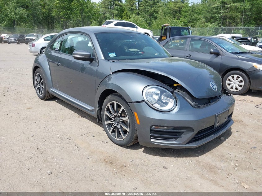 Photo of the 2018 VOLKSWAGEN BEETLE 2.0T COAST/2.0T S