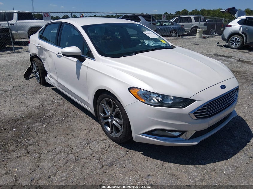 Photo of the 2017 FORD FUSION SE