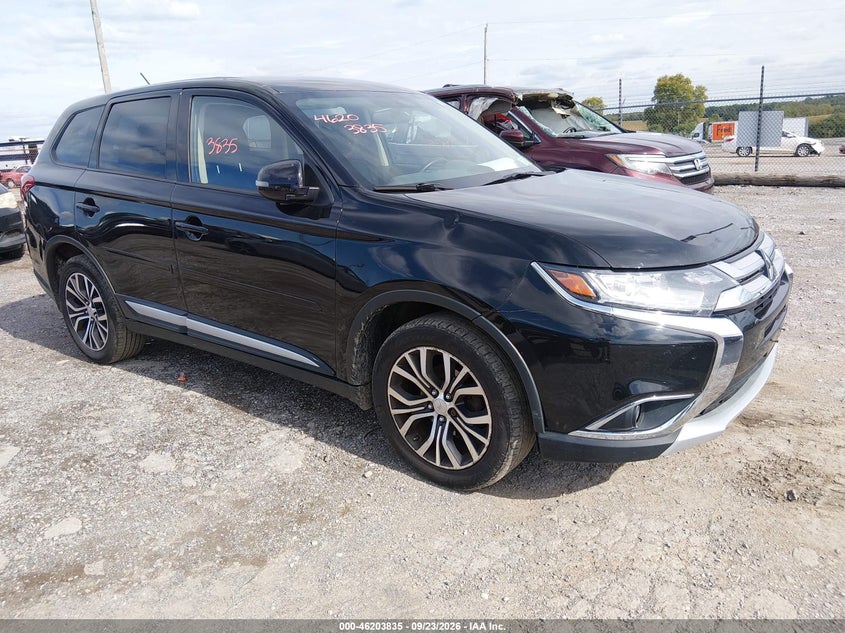 Photo of the 2016 MITSUBISHI OUTLANDER SE