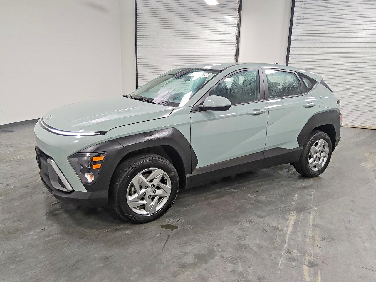 Photo of the 2025 HYUNDAI KONA SE