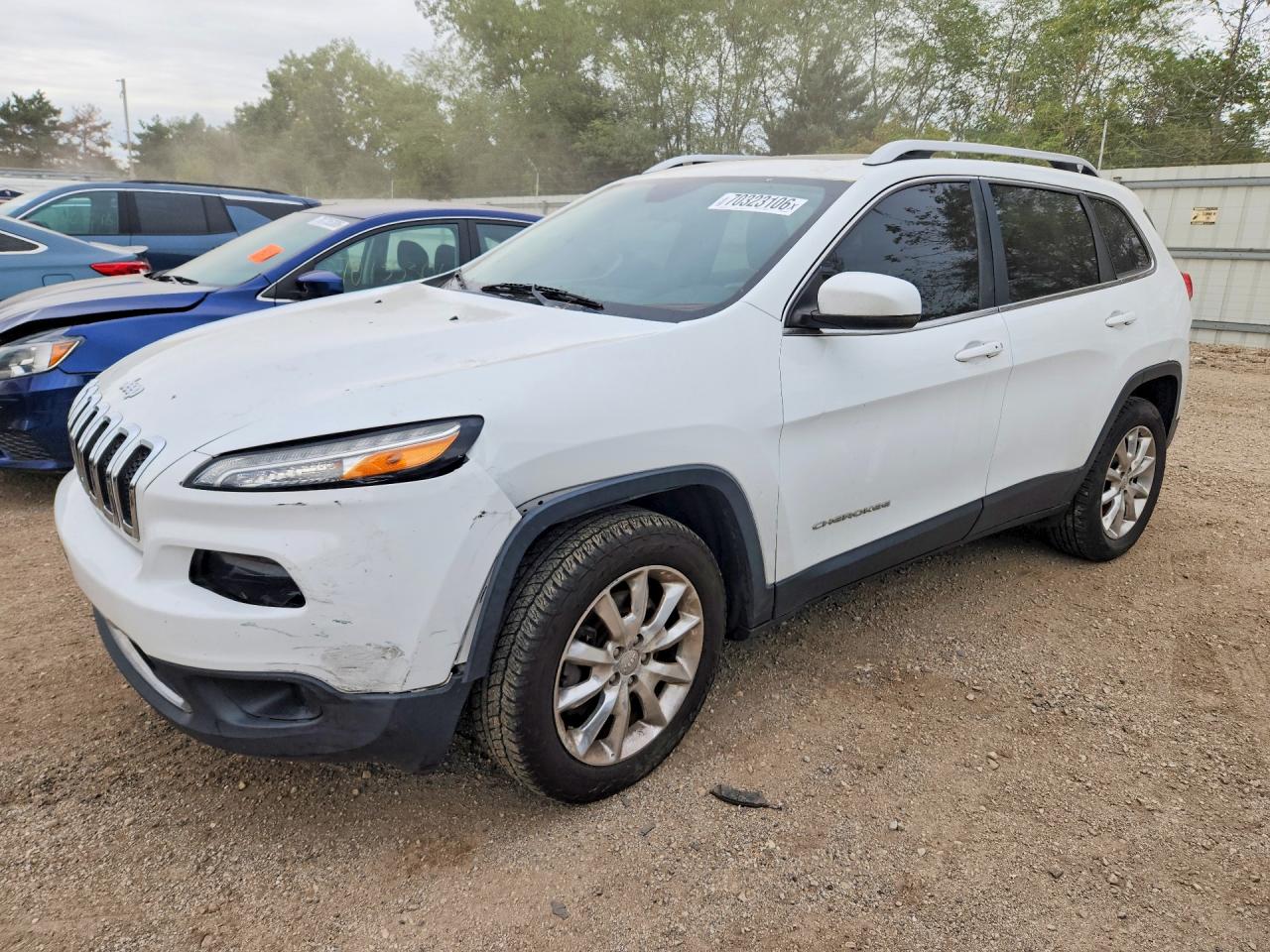 Photo of the 2015 JEEP CHEROKEE LIMITED