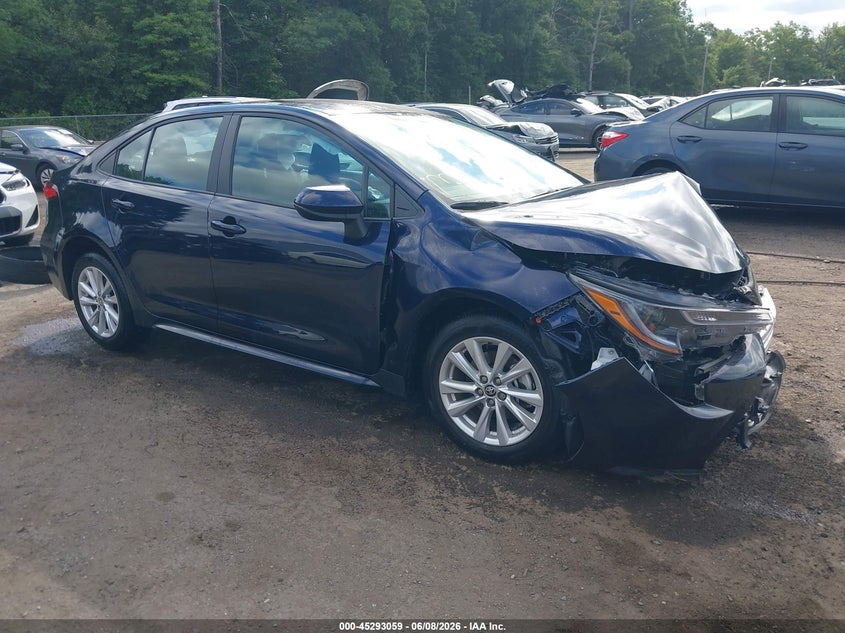 Photo of the 2025 TOYOTA COROLLA LE