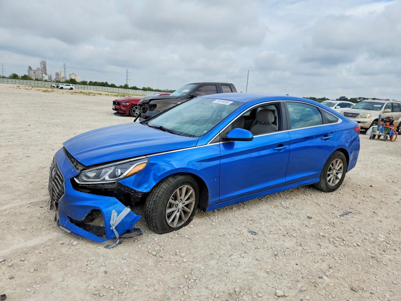 Photo of the 2018 HYUNDAI SONATA SE