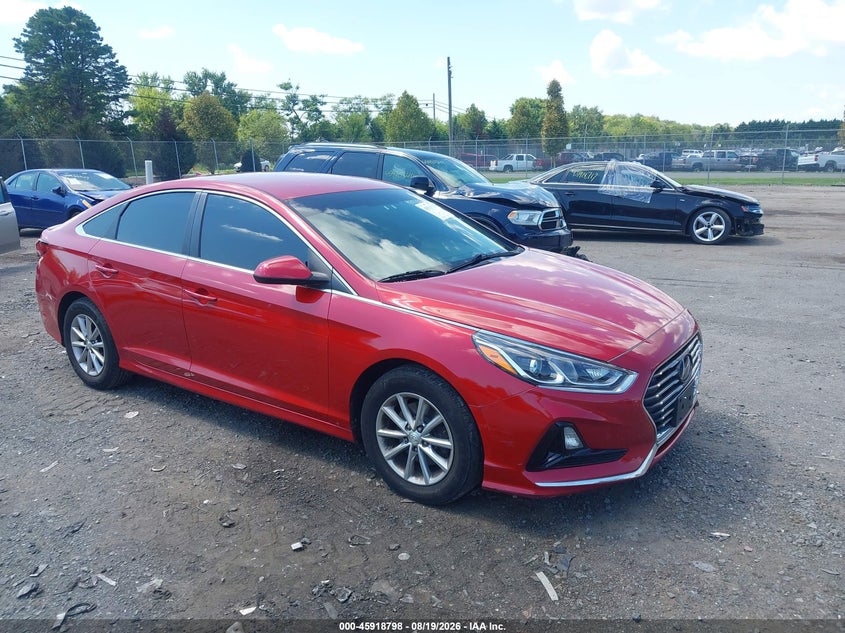 Photo of the 2019 HYUNDAI SONATA SE