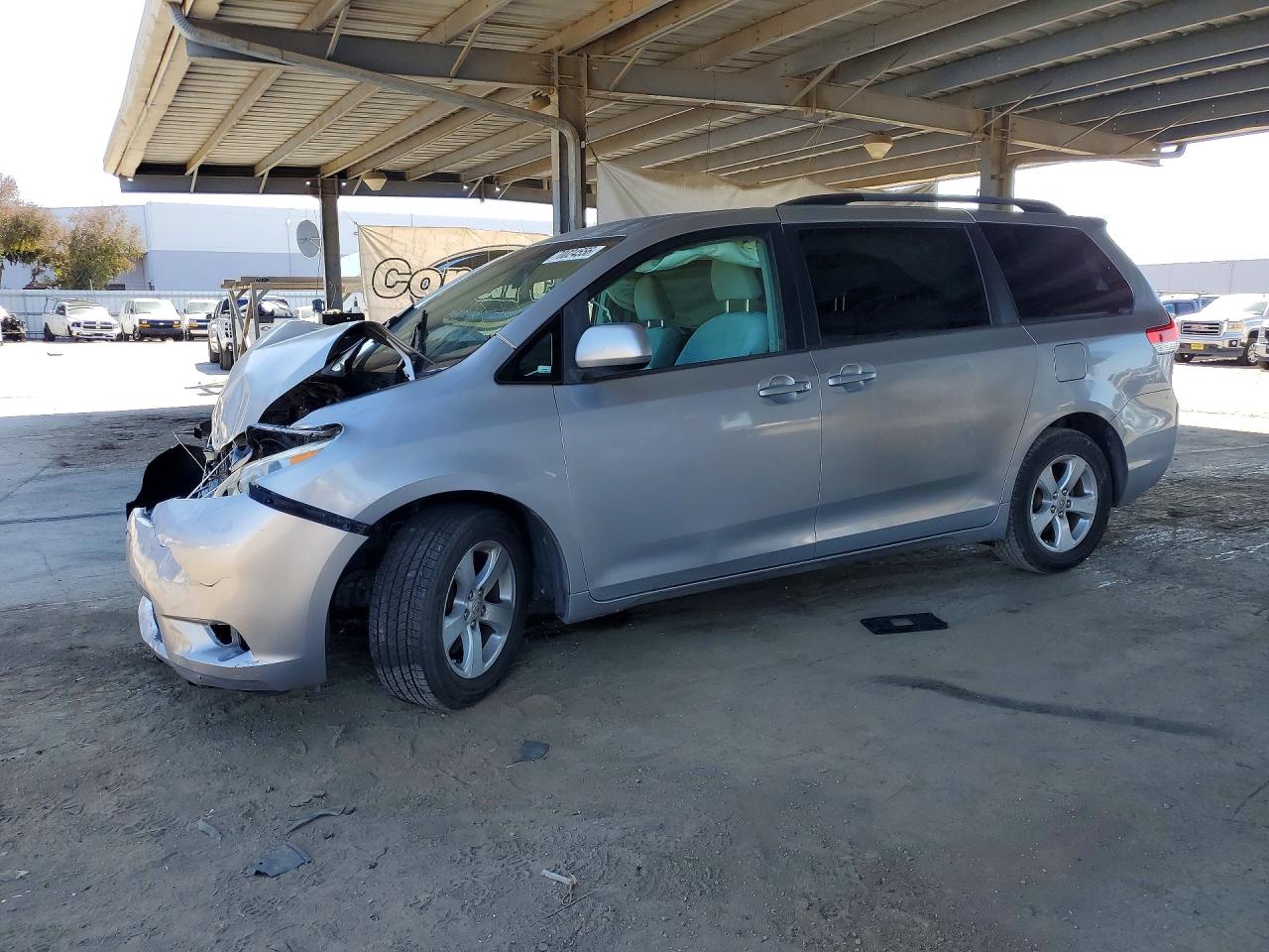 Photo of the 2012 TOYOTA SIENNA LE