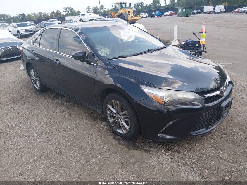 Photo of the 2017 TOYOTA CAMRY SE