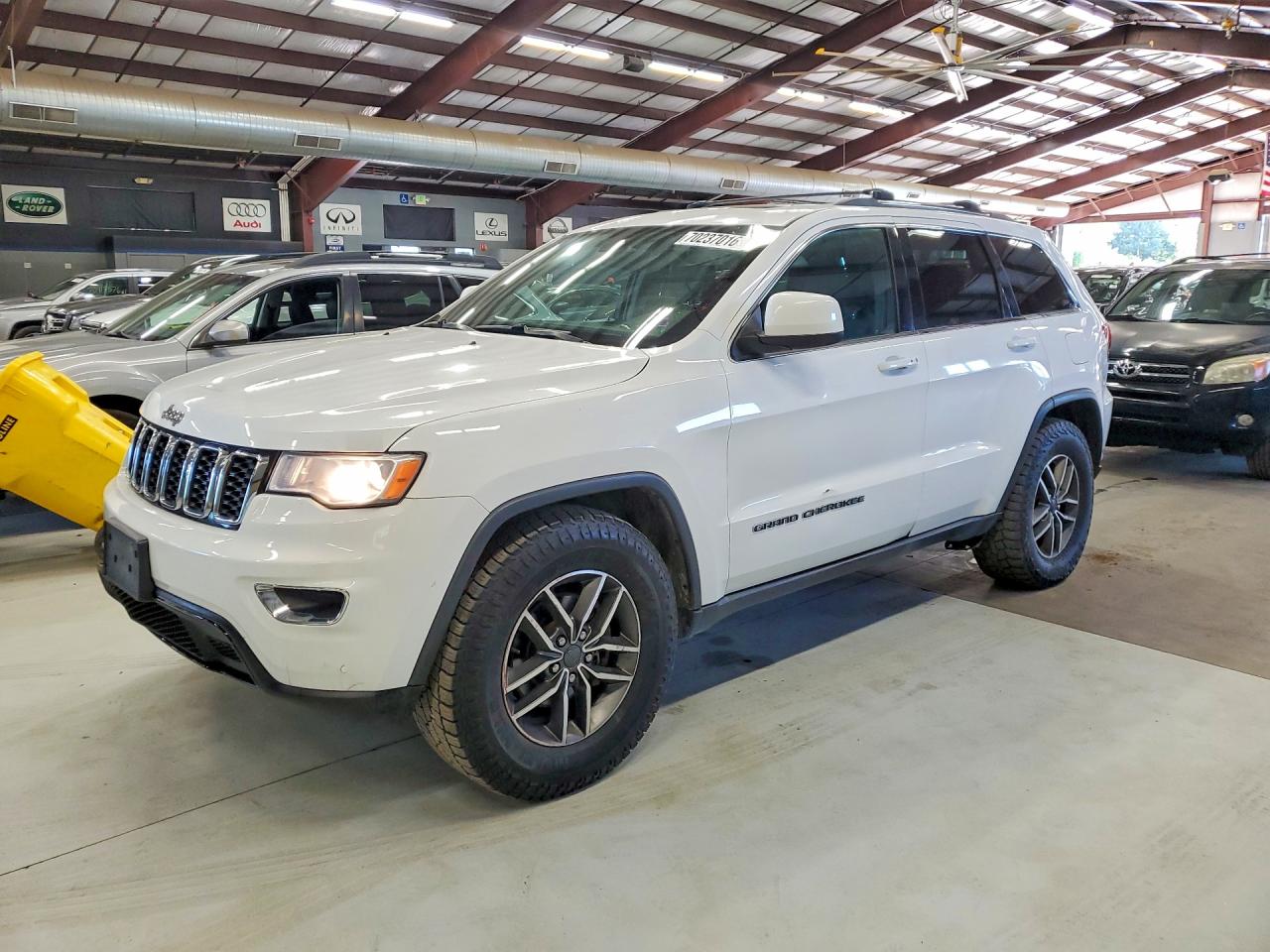Photo of the 2020 JEEP GRAND CHEROKEE LAREDO