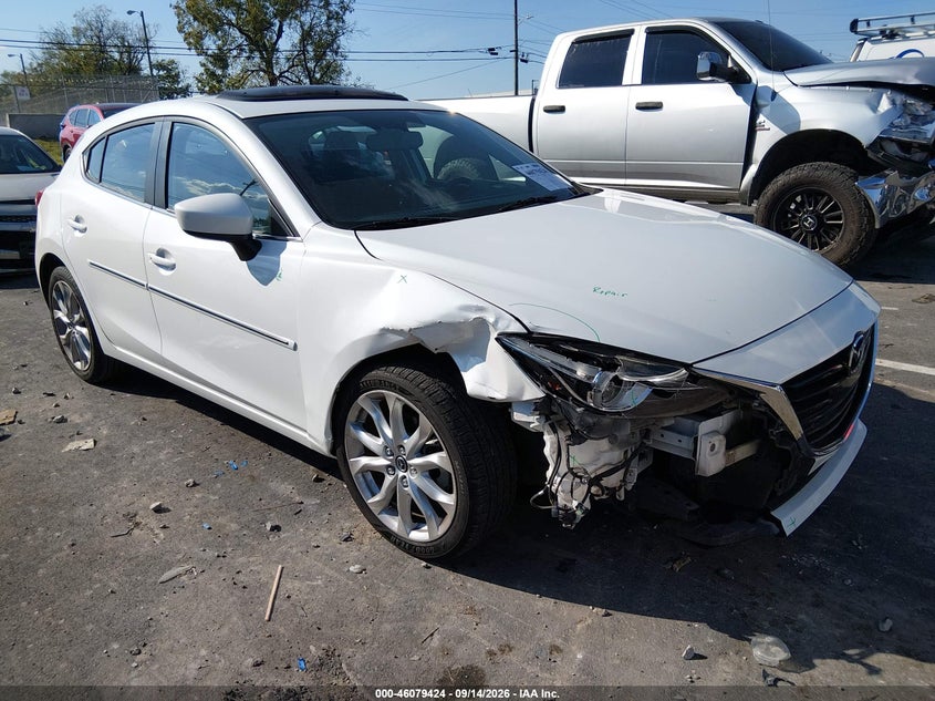 Photo of the 2015 MAZDA MAZDA3 S GRAND TOURING