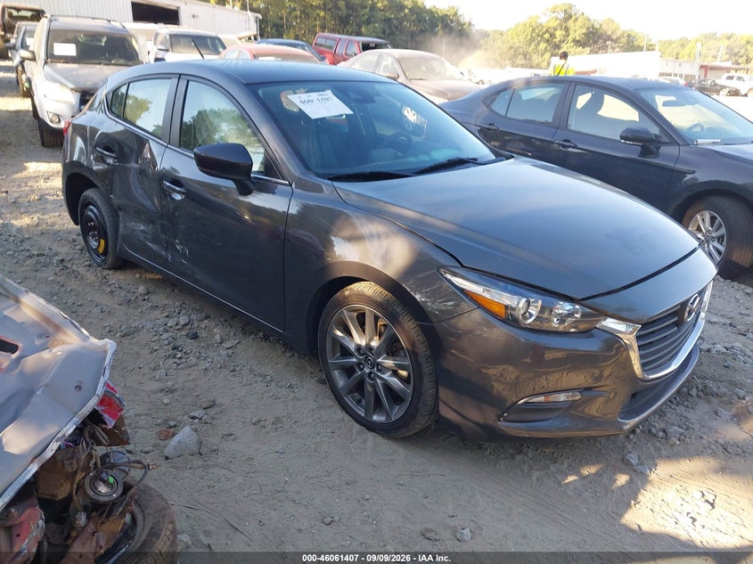 Photo of the 2018 MAZDA MAZDA3 TOURING
