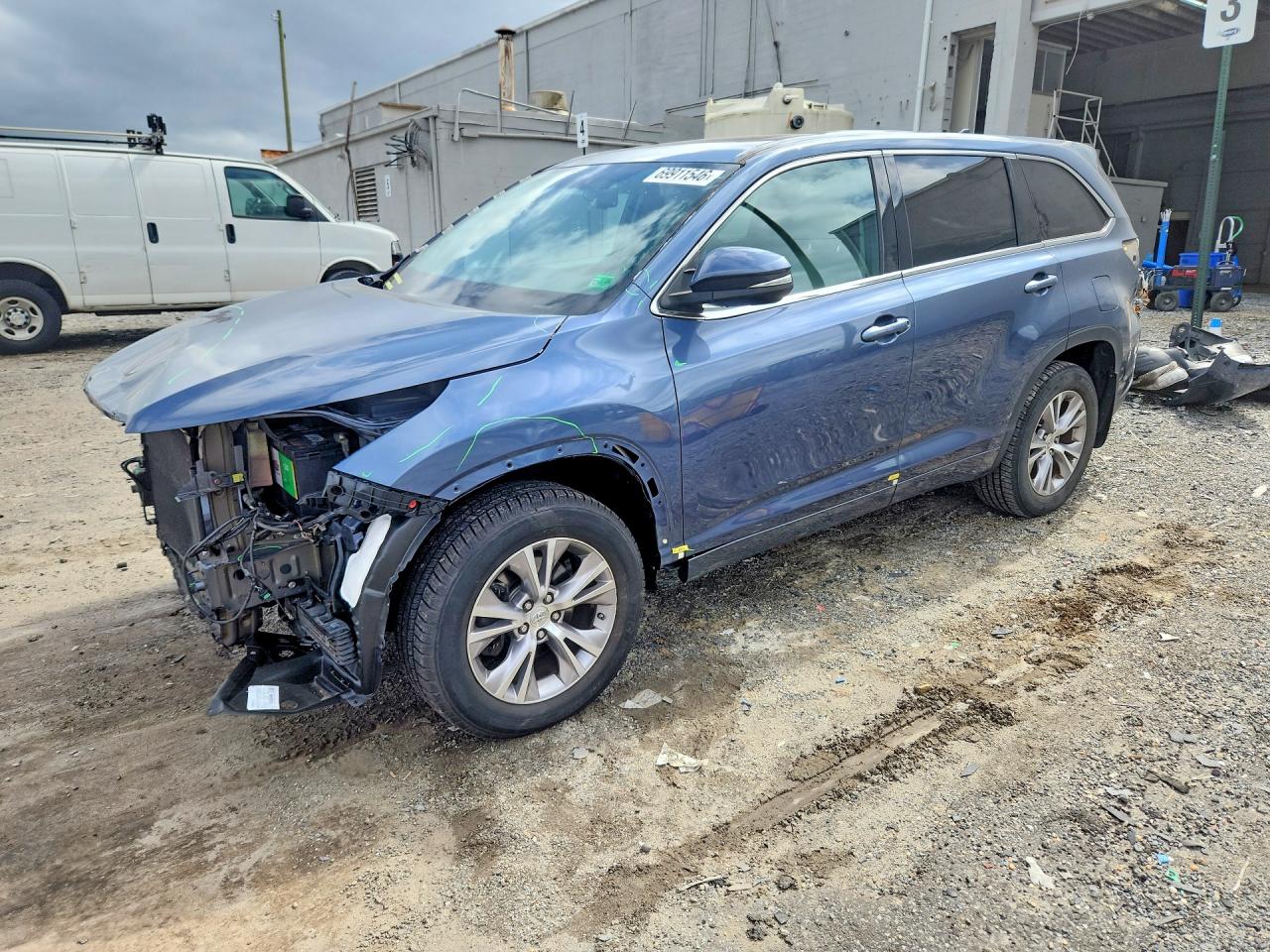Photo of the 2015 TOYOTA HIGHLANDER XLE