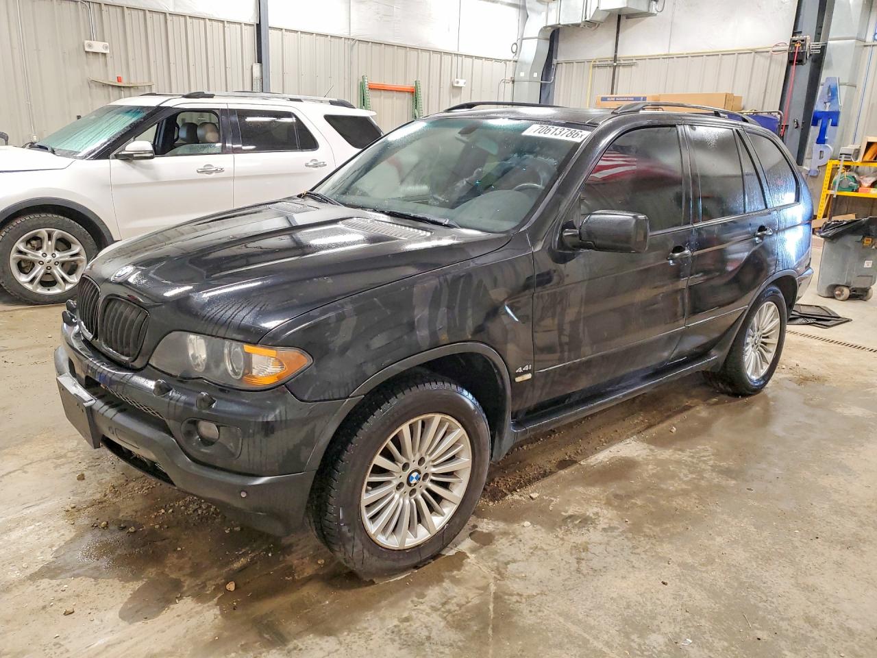 Photo of the 2006 BMW X5 4.4I