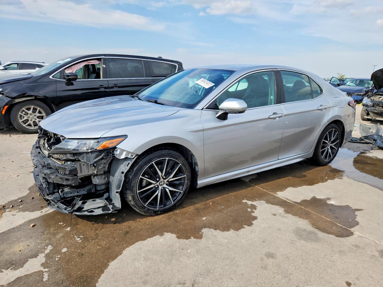 Photo of the 2022 TOYOTA CAMRY SE