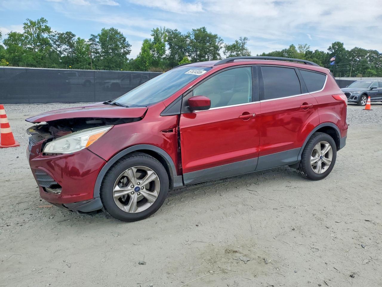 Photo of the 2014 FORD ESCAPE SE