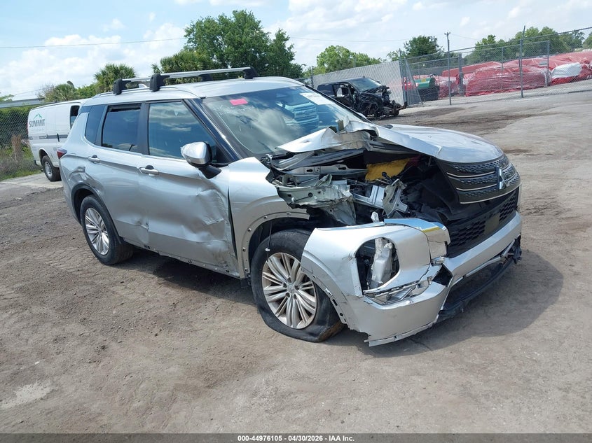 Photo of the 2022 MITSUBISHI OUTLANDER ES 2.5 2WD