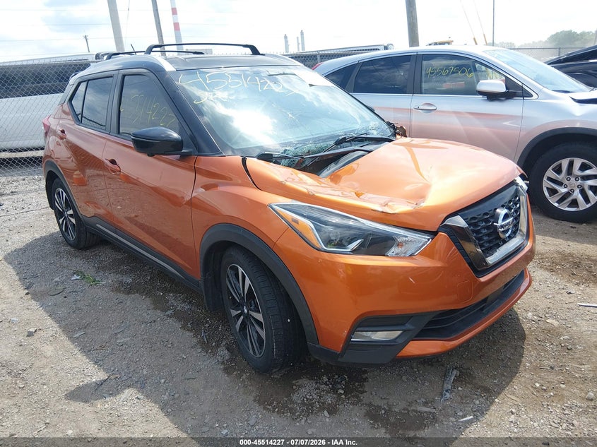 Photo of the 2020 NISSAN KICKS SR XTRONIC CVT