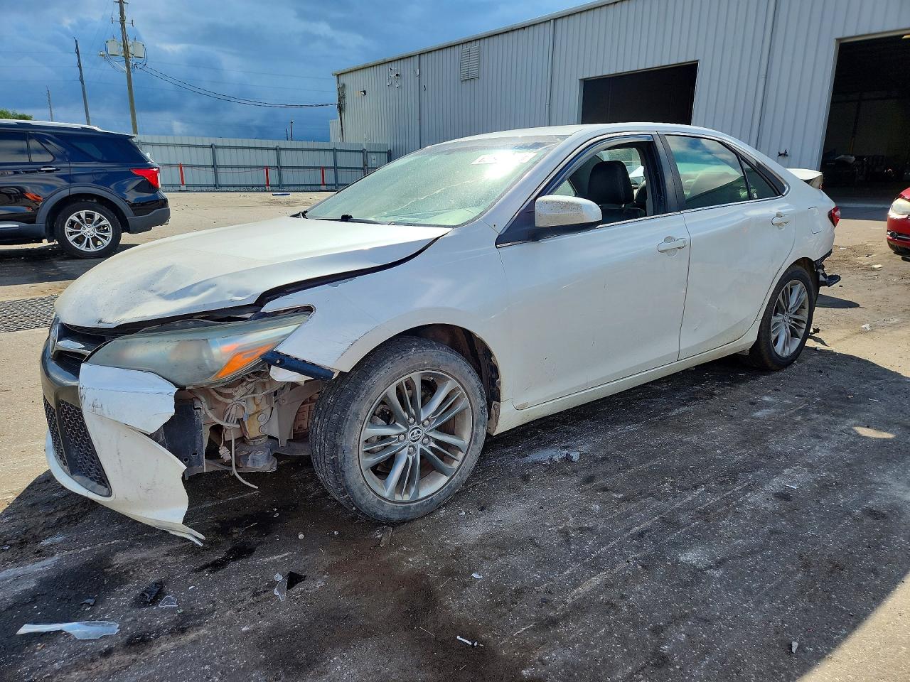 Photo of the 2015 TOYOTA CAMRY SE
