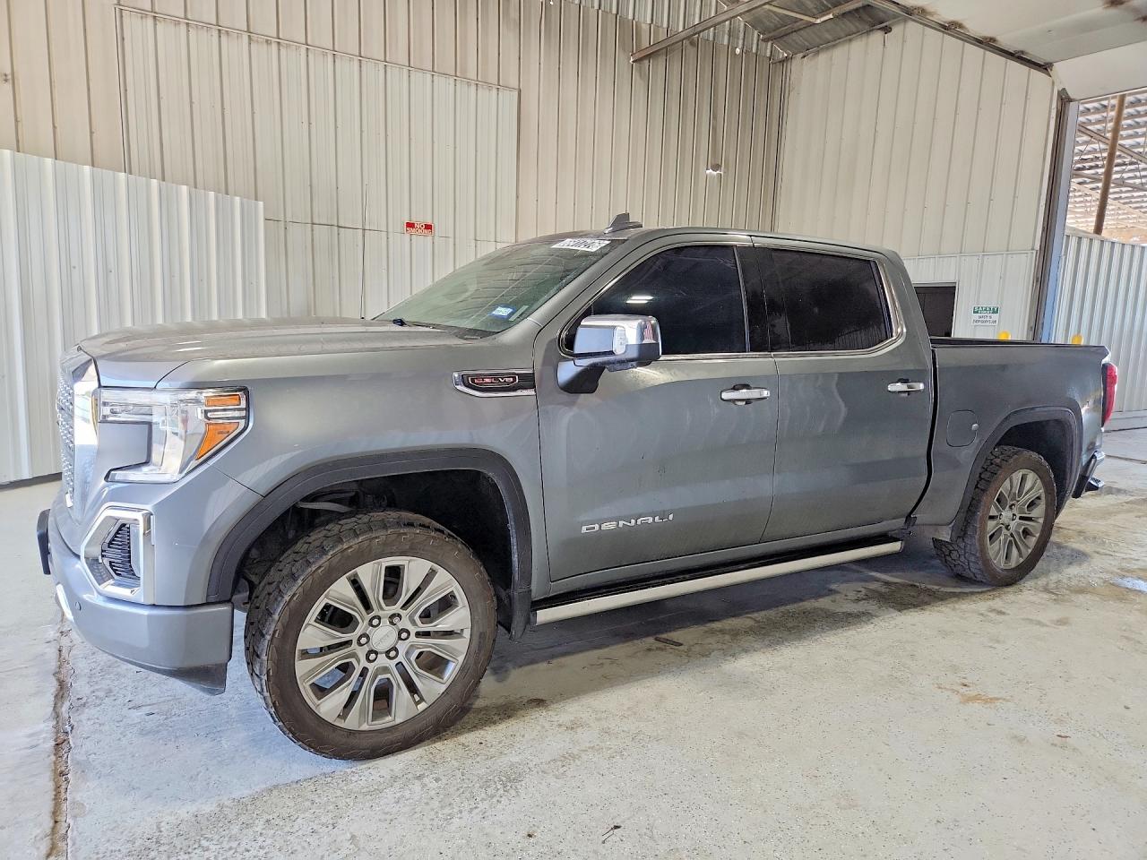 Photo of the 2020 GMC SIERRA K1500 DENALI
