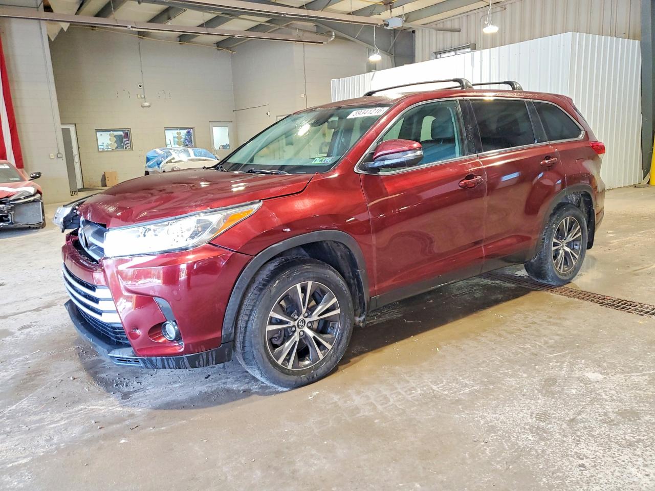 Photo of the 2019 TOYOTA HIGHLANDER LE PLUS