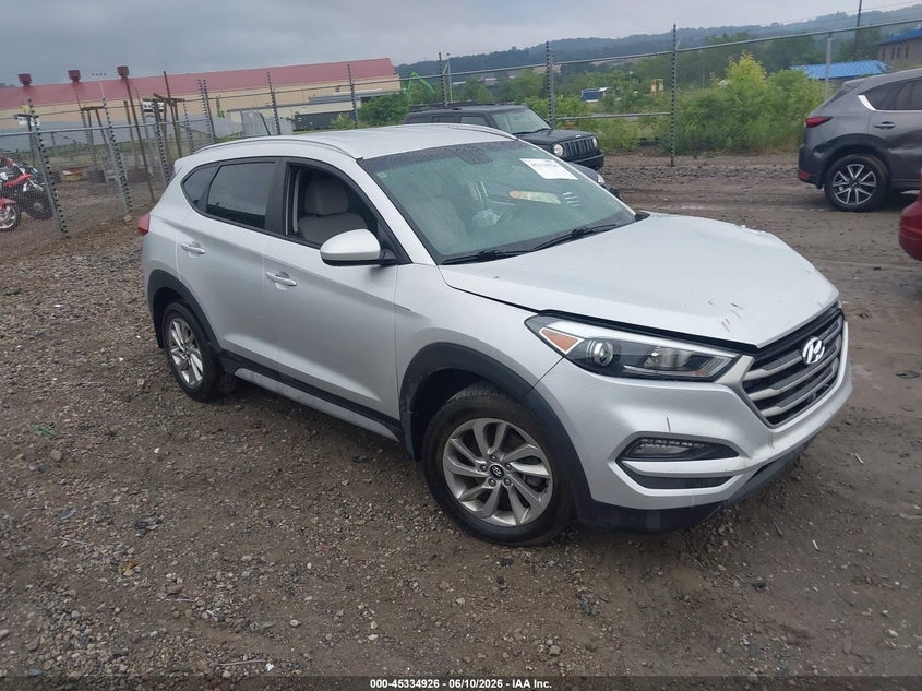 Photo of the 2017 HYUNDAI TUCSON SE