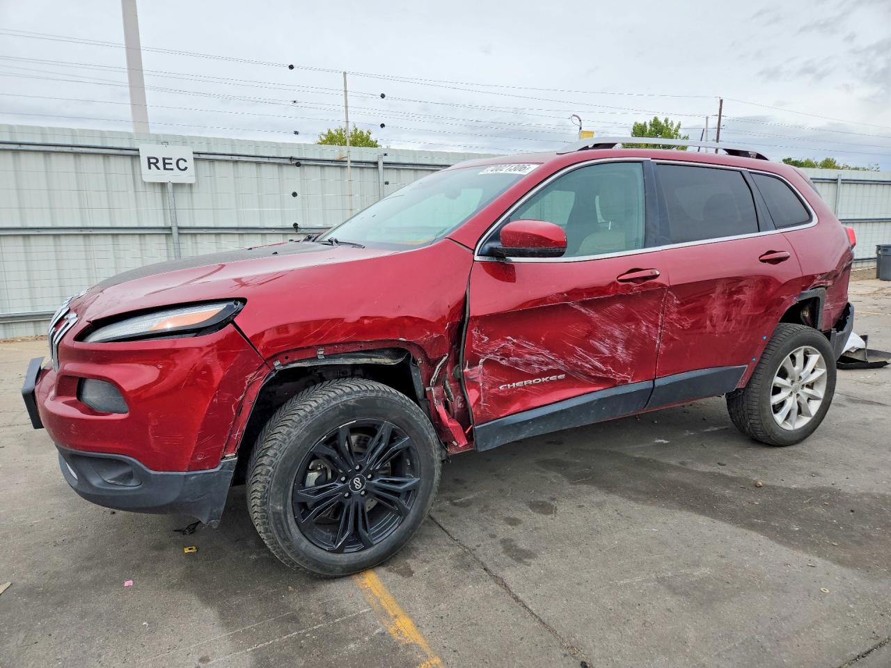 Photo of the 2016 JEEP CHEROKEE LIMITED