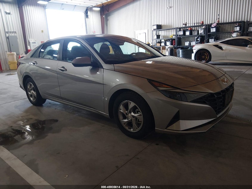 Photo of the 2021 HYUNDAI ELANTRA SE