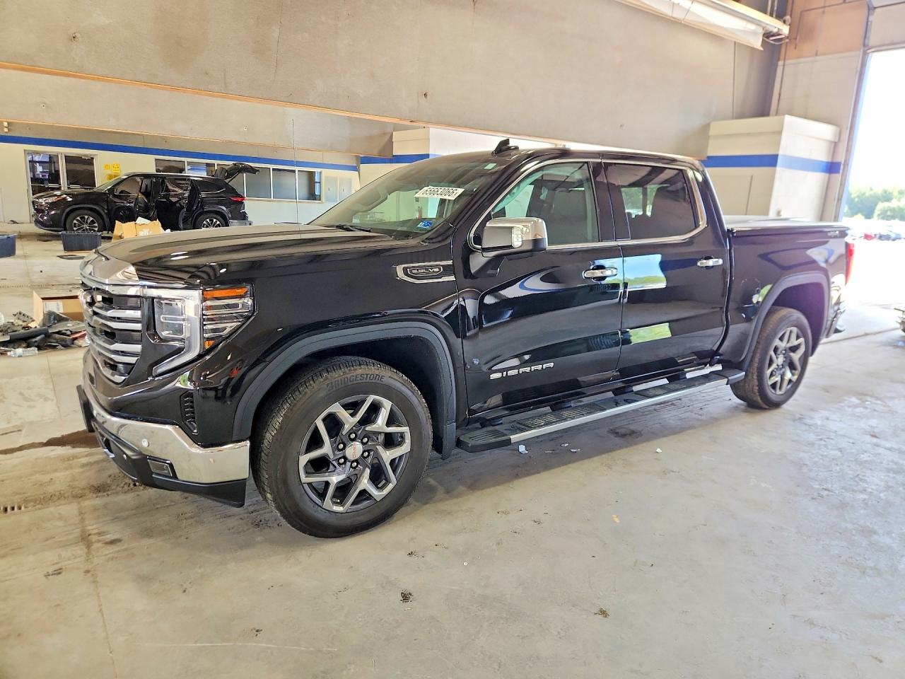 Photo of the 2023 GMC SIERRA K1500 SLT