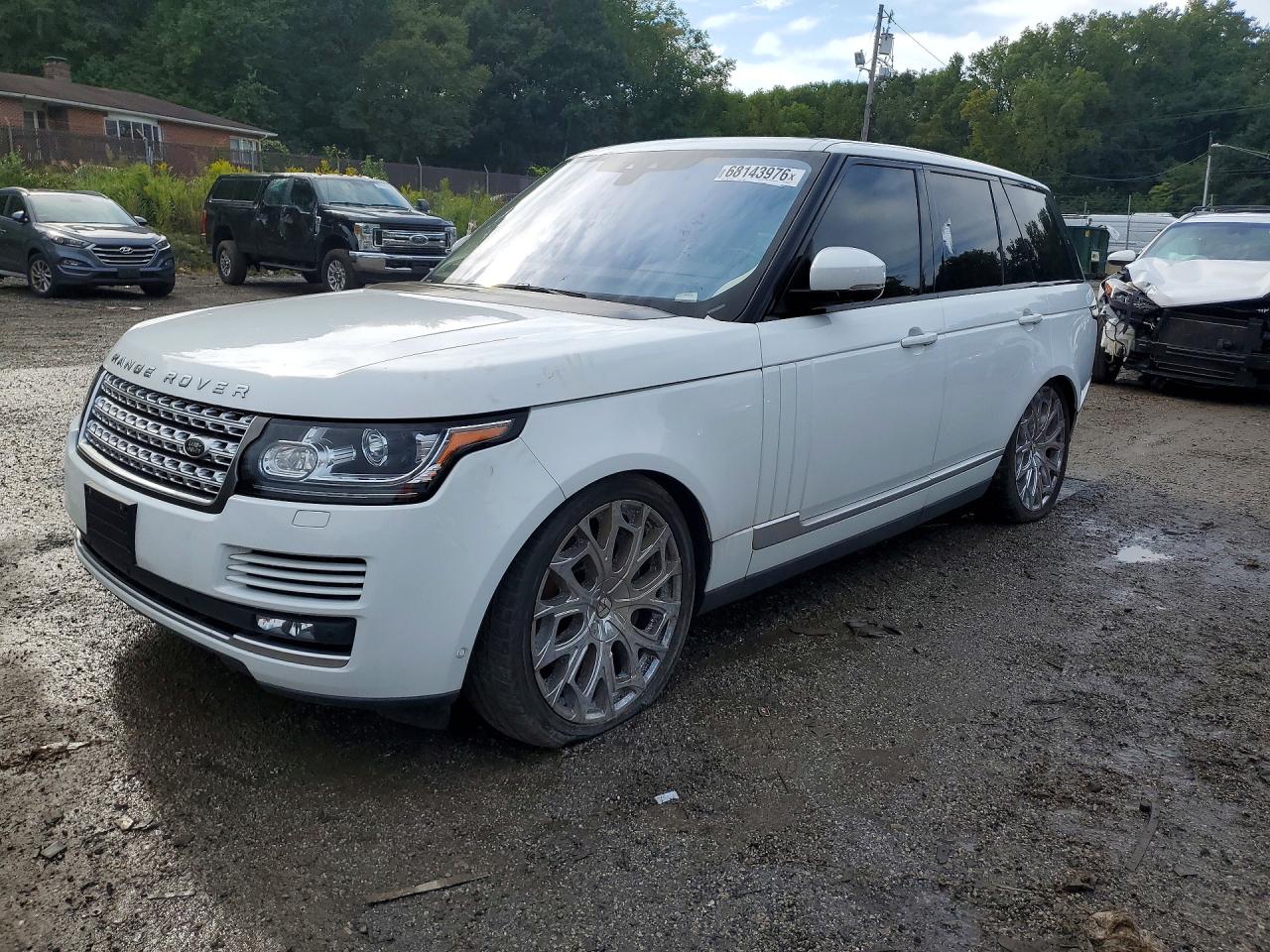 Photo of the 2017 LAND ROVER RANGE ROVER HSE