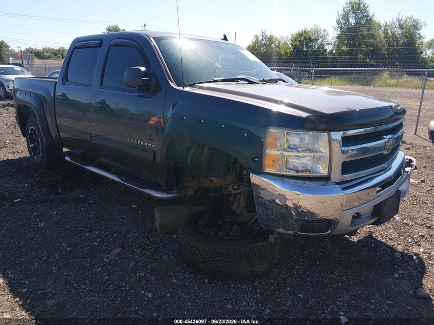 Photo of the 2011 CHEVROLET SILVERADO 1500 LT