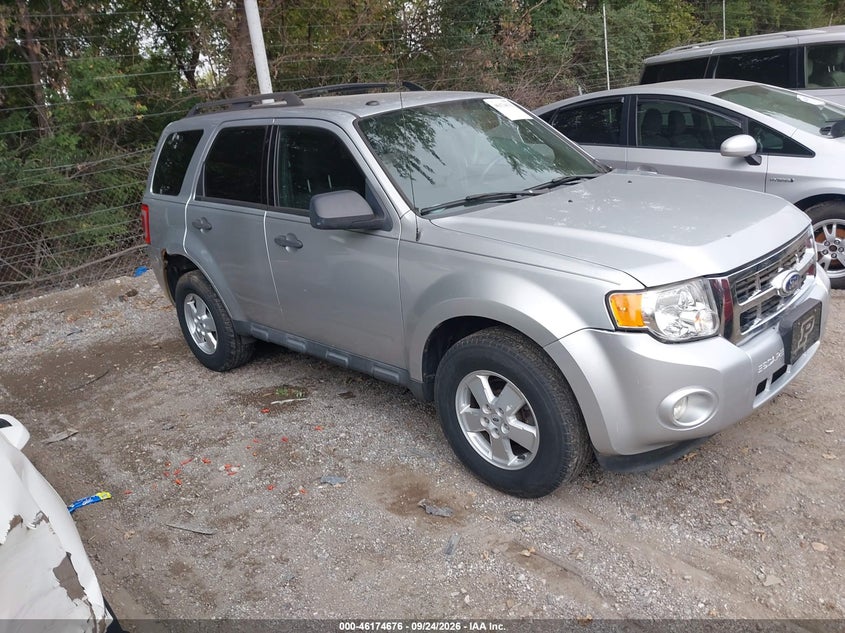 Photo of the 2010 FORD ESCAPE XLT