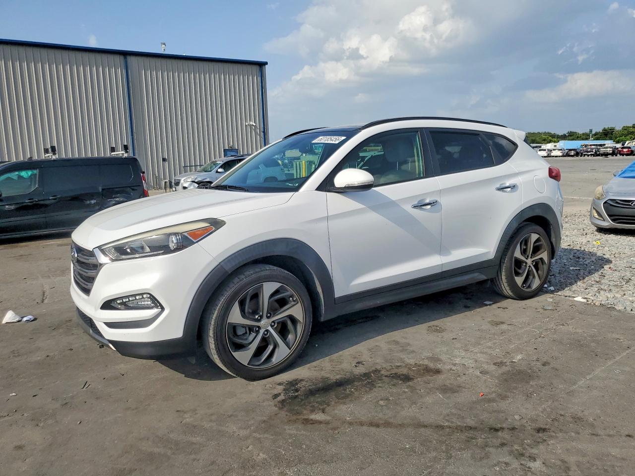 Photo of the 2016 HYUNDAI TUCSON LIMITED