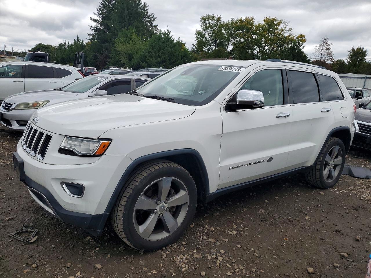 Photo of the 2015 JEEP GRAND CHEROKEE LIMITED