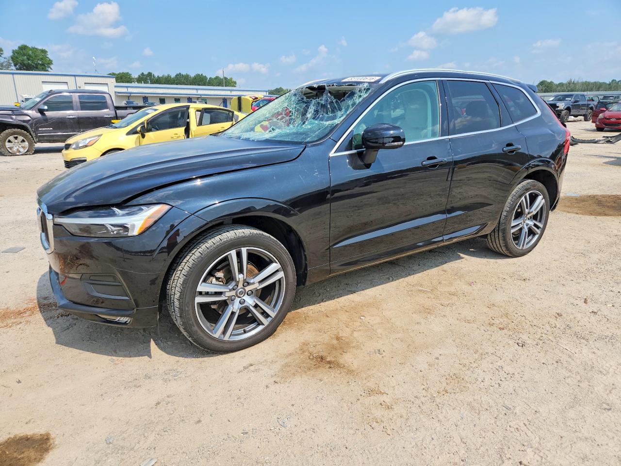 Photo of the 2021 VOLVO XC60 T5 MOMENTUM