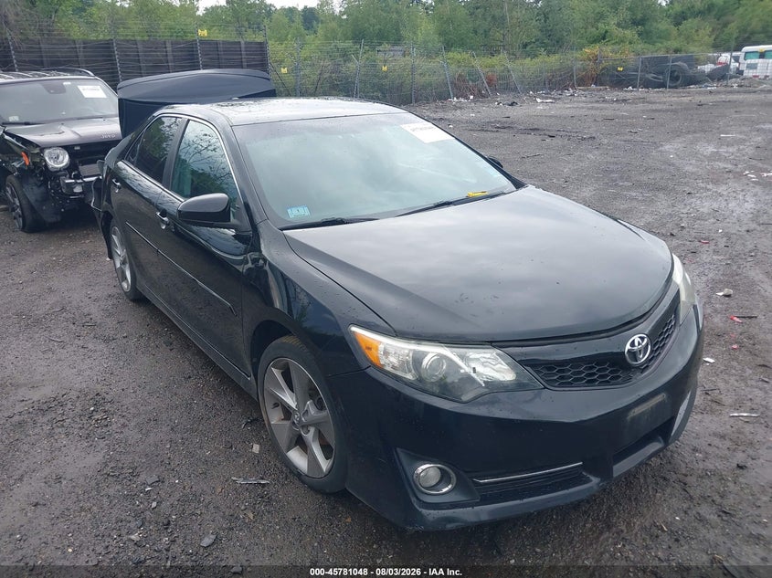 Photo of the 2012 TOYOTA CAMRY SE V6