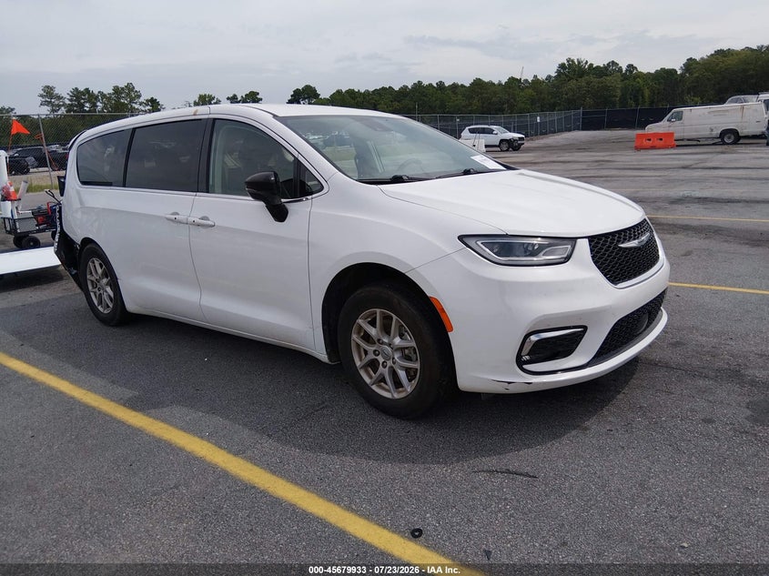 Photo of the 2024 CHRYSLER PACIFICA TOURING L